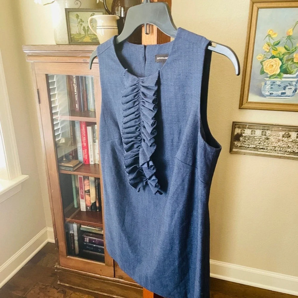 Banana Republic women’s sleeveless ruffle chambray blouse 95% wool SZ 0 blue - Picture 3 of 10